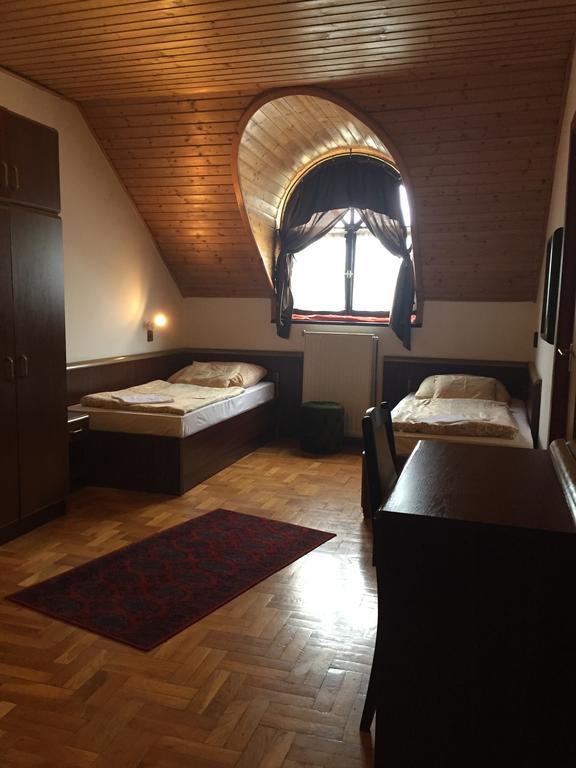 Peregrino Panzio Bed and Breakfast Budaörs Eksteriør billede