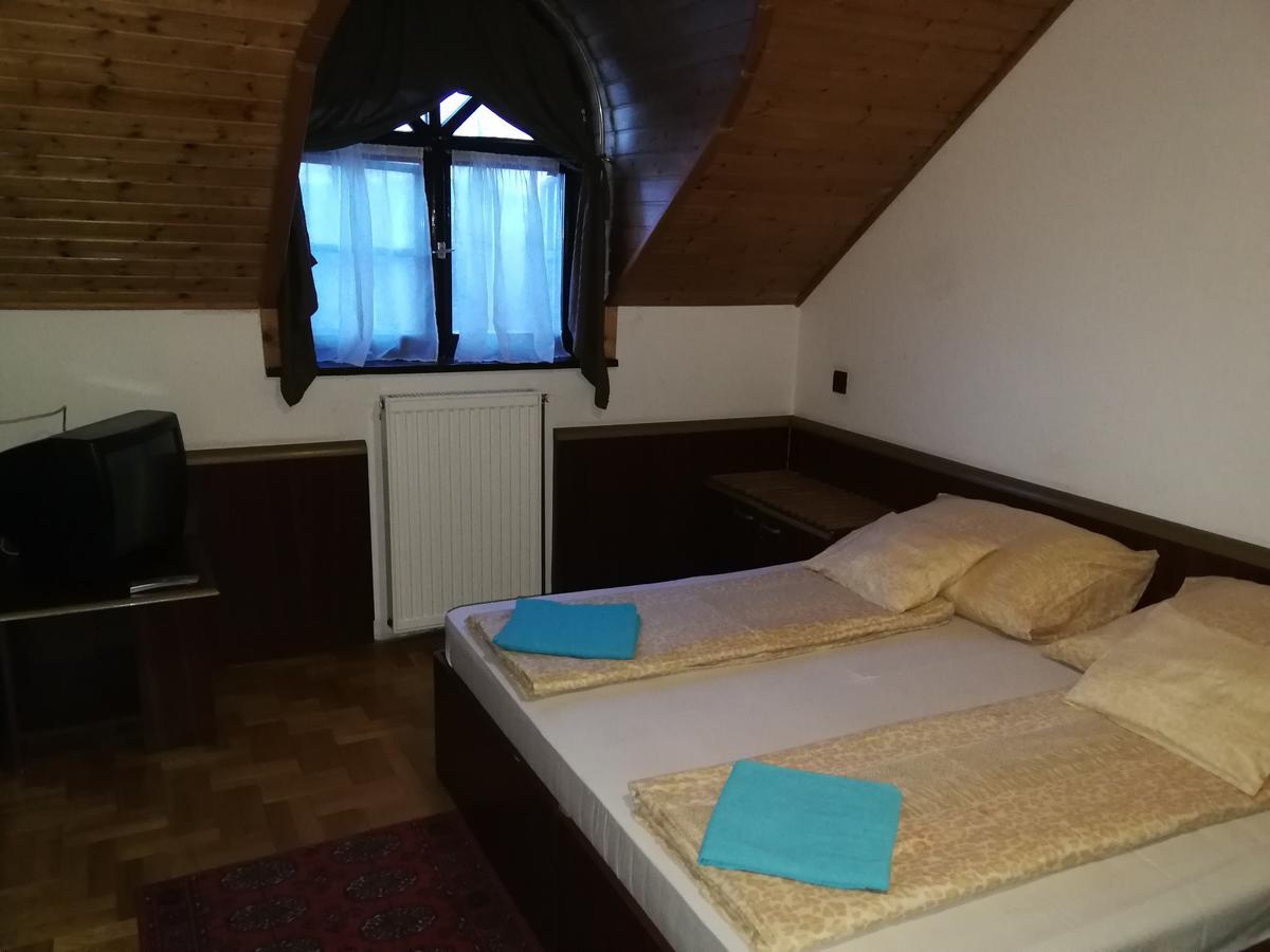 Peregrino Panzio Bed and Breakfast Budaörs Eksteriør billede