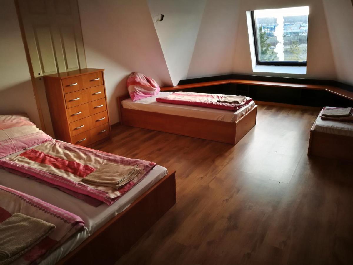 Peregrino Panzio Bed and Breakfast Budaörs Eksteriør billede